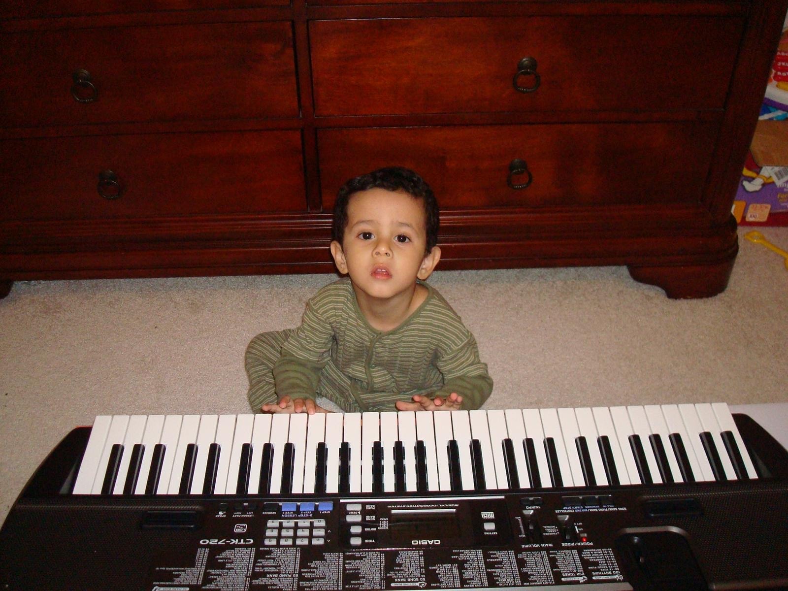 Daniel Espinoza concert performance
